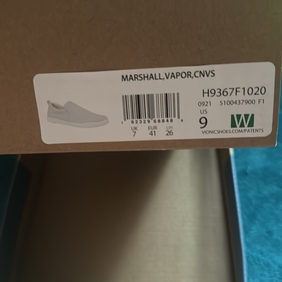 Vionic Beach “Marshall” Canvas Slip On Sneakers NWT&B Vapor (light gray) Size 9W - Picture 9 of 11